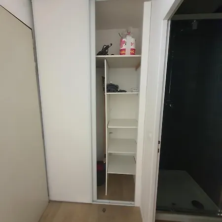 Apartman Au Calme Espace Exterieur Parking Gratuit Dans La Rue Grenoble
