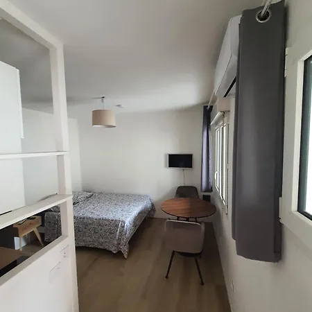 Au Calme Espace Exterieur Parking Gratuit Dans La Rue Apartman