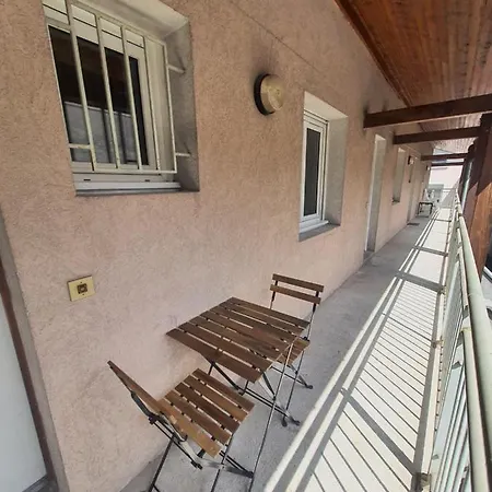 Au Calme Espace Exterieur Parking Gratuit Dans La Rue